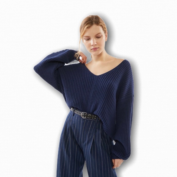 UO Avery Double V-Neck Ribbed Sweater Navy Blue - Picture 2 of 5